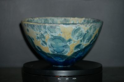 Grand bol japonais en porcelaine vert gris métallisé