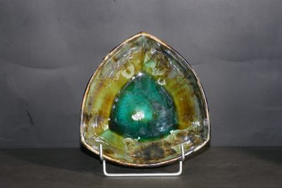 Coupelle triangulaire en grès vert olive