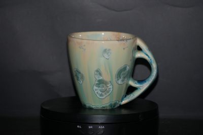 Tasse en porcelaine vert d'eau