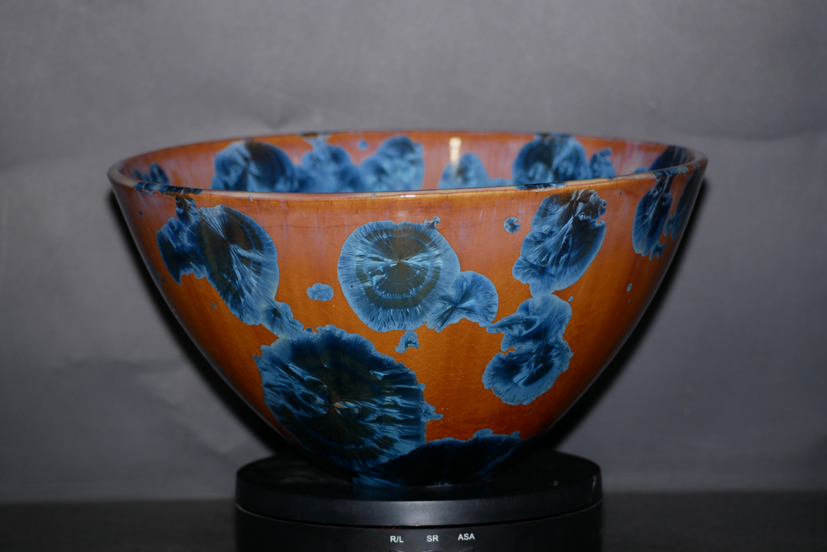 Saladier en porcelaine forme japonaises marron cristaux bleus