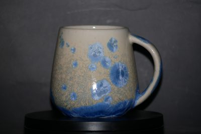 Tasse à thé en porcelaine cristaux bleu-ciel