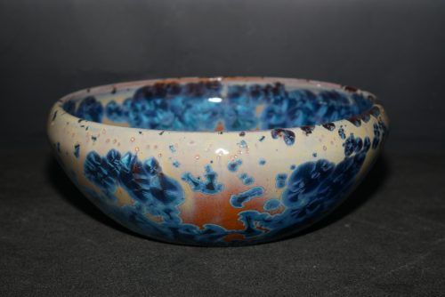 Jeu de 6 assiettes creuses en grès marron cristaux bleus