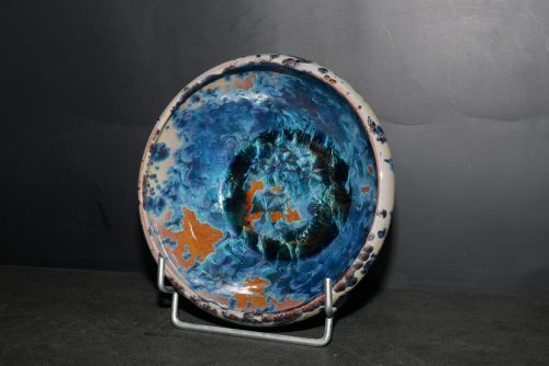Jeu de 6 assiettes creuses en grès marron cristaux bleus