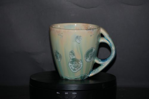 Tasse en porcelaine vert d'eau