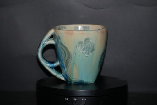 Tasse en porcelaine vert d'eau