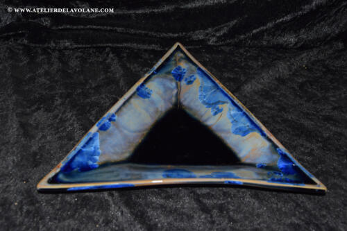 Assiette-a-hors-d'œuvre-en-porcelaine–-Assiettes-triangulaires (3)