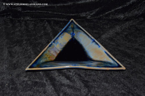 Assiette-a-hors-d'œuvre-en-porcelaine–-Assiettes-triangulaires (4)