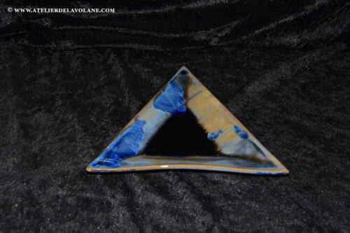 Assiette-a-hors-d'œuvre-en-porcelaine–-Assiettes-triangulaires (5)