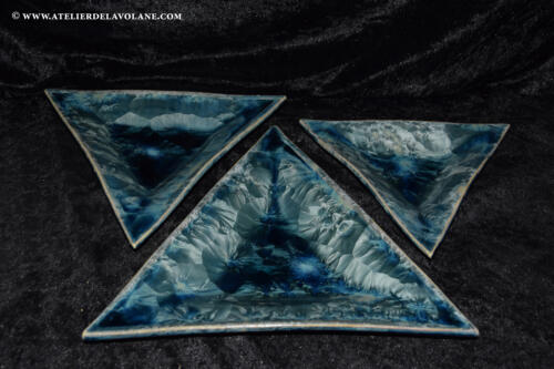 Assiette-a-hors-d'œuvre-en-porcelaine–-Assiettes-triangulaires (2) (1)