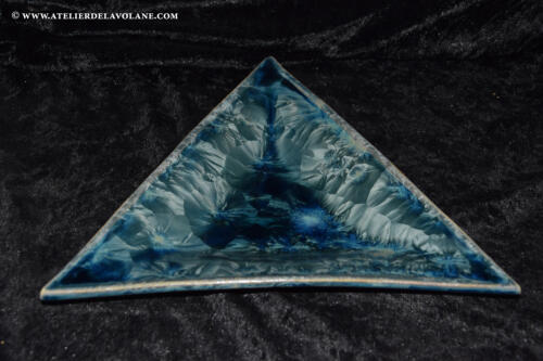 Assiette-a-hors-d'œuvre-en-porcelaine–-Assiettes-triangulaires (3) (1)