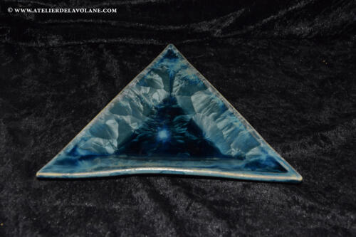 Assiette-a-hors-d'œuvre-en-porcelaine–-Assiettes-triangulaires (4)