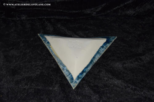 Assiette-a-hors-d'œuvre-en-porcelaine–-Assiettes-triangulaires (6) (1)
