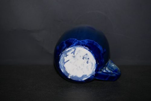 Tasse en porcelaine bleu nuit