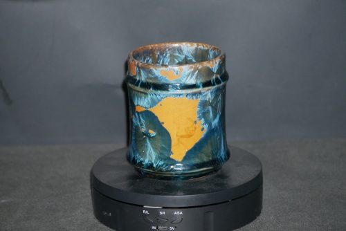 Tasse en porcelaine artisanale sans anse marron bleu