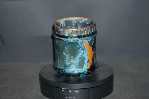 Tasse en porcelaine artisanale sans anse marron bleu