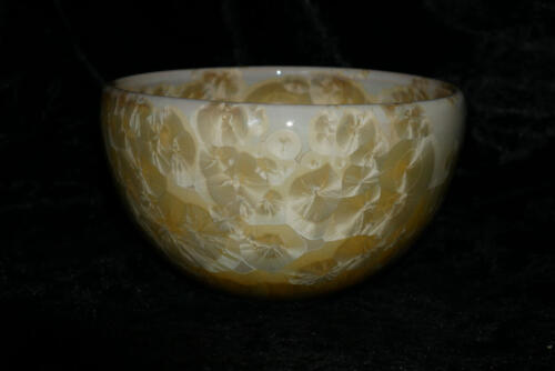 Grand bol en porcelaine jaune-soleil