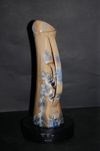 Carafe élancée en porcelaine cristaux gris-bleu