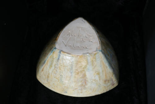 Saladier artisanal triangulaire en grès jaune de Naples