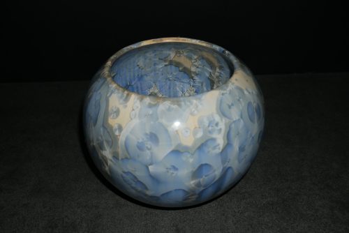 Vase sphérique en porcelaine cristaux gris bleus