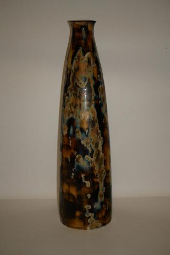 Vase bouteille en grès noir cristaux blancs 51 cm