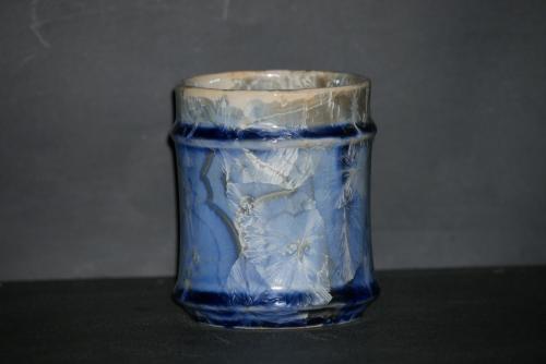 Tasse sans anse en porcelaine gris-bleu