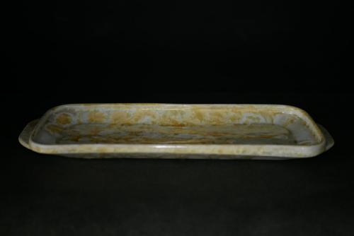 Plat à cake artisanal en grès blanc cristaux jaunes 39 cm