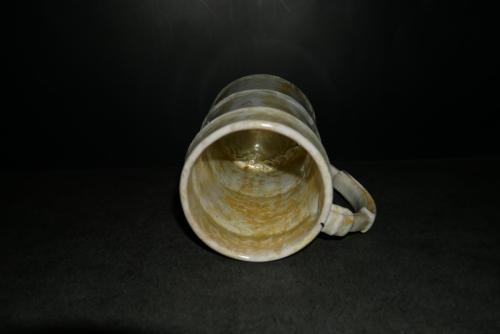 Chope à bière en grès blanc cristaux jaunes 60cl