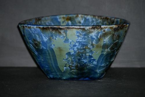 Petit saladier triangulaire en grès bleu 9 cm