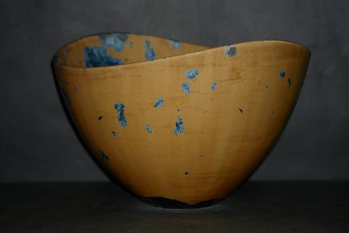 Grand saladier en porcelaine orange cristaux bleus