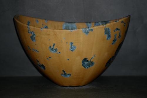 Grand saladier en porcelaine orange cristaux bleus