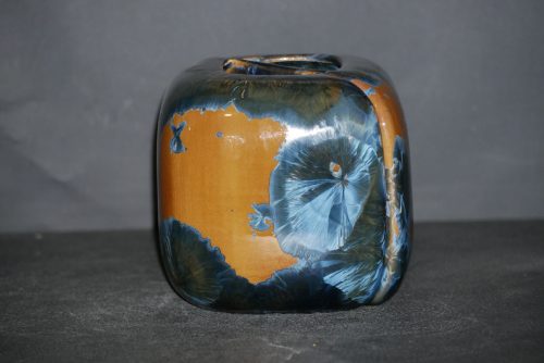 Duo vases en porcelaine demi-cube marron cristaux bleus