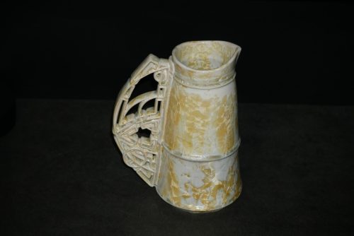 Carafe en grès anse travaillée blanc cristaux jaunes