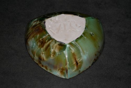 Coupelle triangulaire en grès vert olive