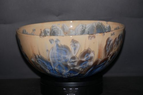 Saladier artisanal en porcelaine cristaux gris-bleu