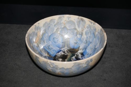Saladier artisanal en porcelaine cristaux gris-bleu