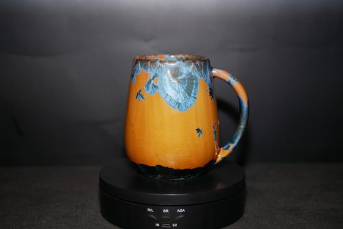 Grande tasse en porcelaine marron cristaux bleus