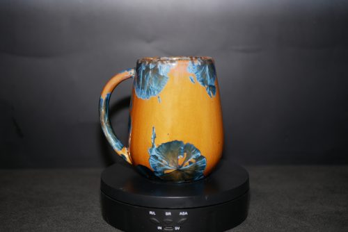 Grande tasse en porcelaine marron cristaux bleus