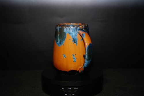 Grande tasse en porcelaine marron cristaux bleus