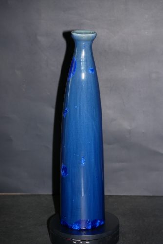 Vase en porcelaine bleu-nuit