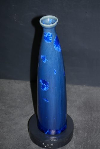 Vase en porcelaine bleu-nuit