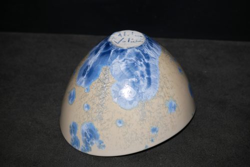 Saladier en porcelaine design cristaux bleu-ciel