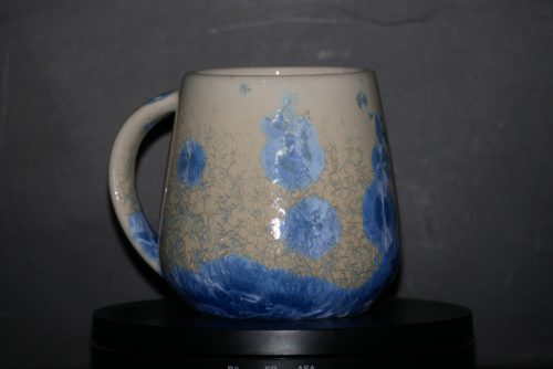 Tasse à thé en porcelaine cristaux bleu-ciel