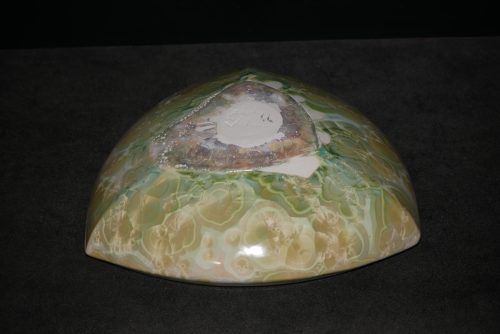 Petite coupe triangulaire en porcelaine vert citron 26 cm